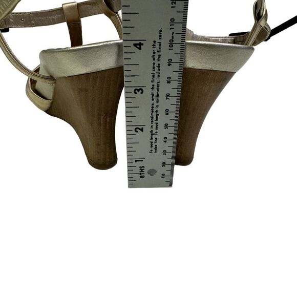 Reaction Kenneth Cole Gold T‎ Strap Wedge Sandals Women's Heels - Picture 5 of 15